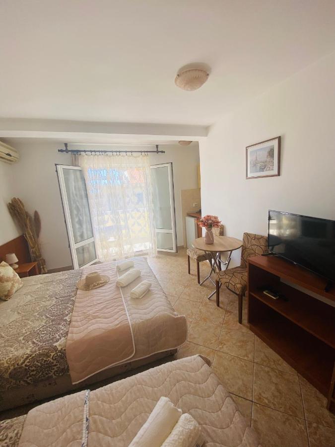 Miomir Perazic Apartments Petrovac Εξωτερικό φωτογραφία
