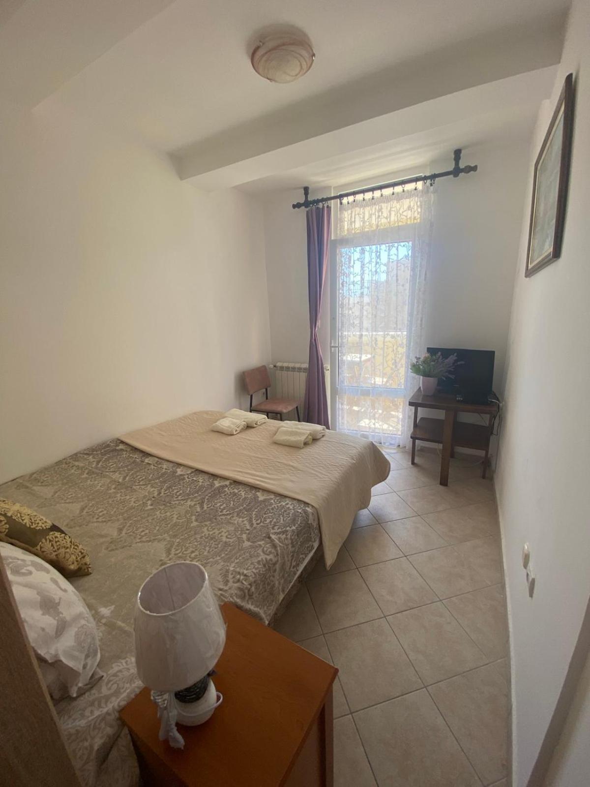 Miomir Perazic Apartments Petrovac Εξωτερικό φωτογραφία