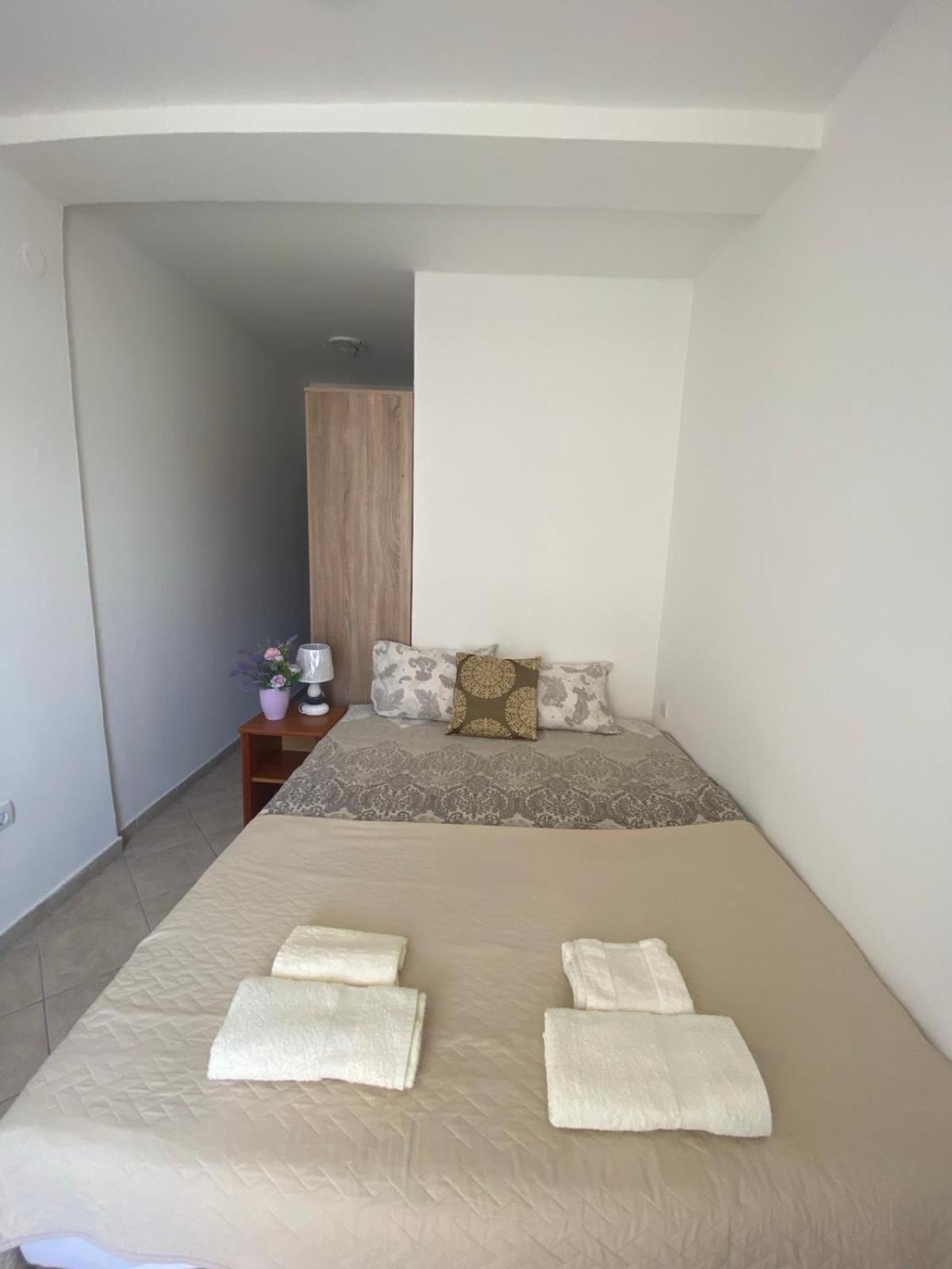 Miomir Perazic Apartments Petrovac Εξωτερικό φωτογραφία